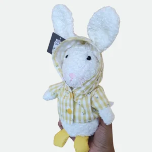 Coelho c/ Capa de Chuva Xadrez Amarelo e Branco  25Cm ( tem peso no bumbum)